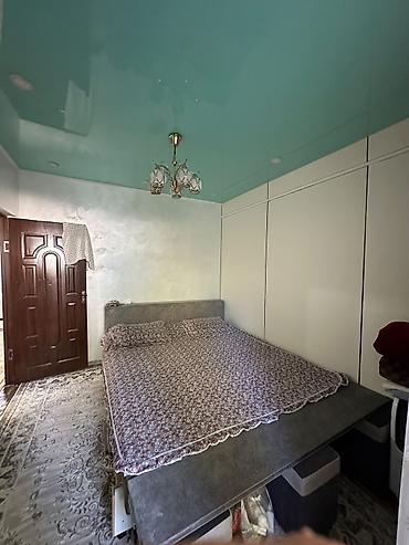 2 room flats: 📍 2 кабаттуу үйдүн 1-кабатында жайгашкан квартира сатылат ✨ Өзүнүн 2 — 4