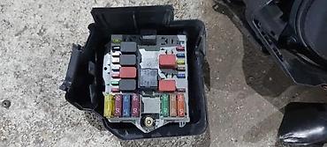 bueno: FIAT PUNTO KUTIJA OSIGURACA ISPOD HAUBE | Skinuto sa punta 1.2 — 1