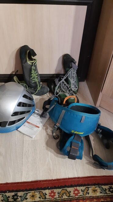 шлем для лыж: СКАЛЬНИКИ(б/у),
ШЛЕМ(новый) и многое другое для скалолазания !