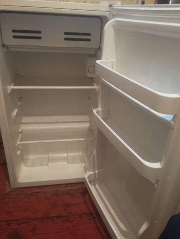 Холодильники: Холодильник Avest, Б/у, Однокамерный, 90 *