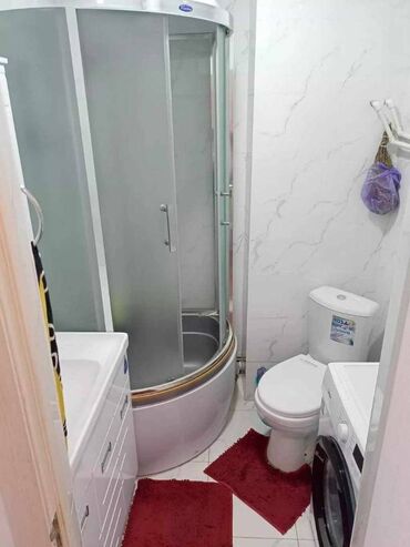 квартира городок строителей: 1 бөлмө, 26 кв. м, Жатакана жана мейманкана түрүндө, 3 кабат, Косметикалык ремонт