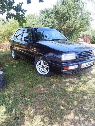 wolkswagen touran: Volkswagen Vento: 1996 г., 1.8 л, Механика, Бензин, Седан