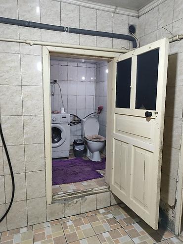 Долгосрочная аренда комнат: Сдам комнату в частном доме девушке-женщине на длительный срок, район — 10