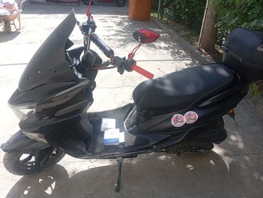 Скутеры: Макси скутер Suzuki, 150 куб. см, Бензин, Б/у