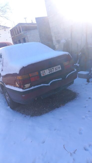 Volkswagen: Volkswagen Vento: 1993 г., 1.8 л, Механика, Бензин, Седан