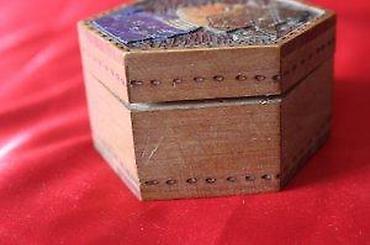 Kutije za odlaganje: STARA RUČNO REZBARENA DRVENA ŠATULA IZ DRUGOG SVETSKOG RATA | Stara — 1