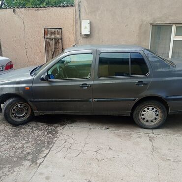 венто авто: Volkswagen Vento: 1993 г., 1.8 л, Механика, Бензин, Van