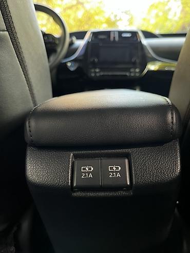 byd 06 ev: Toyota Prius: 2019 г., 1.8 л, Гибрид, Лифтбек — 9
