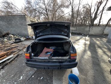 Volkswagen: Volkswagen Passat: 1988 г., 1.8 л, Механика, Бензин, Седан — 12