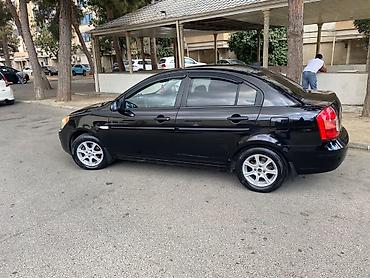 hyundai accent salon: Hyundai Accent: 1.4 l | 2006 il Sedan — 4