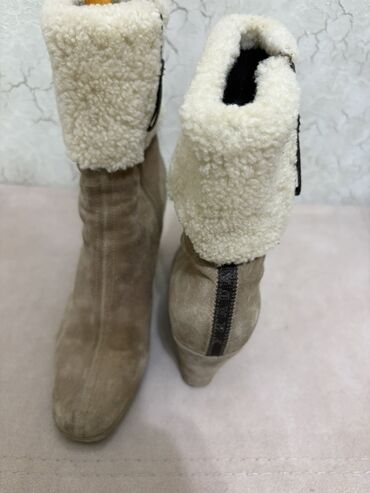 Çəkmələr: Qısaboğaz, Ölçü: 37, rəng - Bej, İşlənmiş — 2