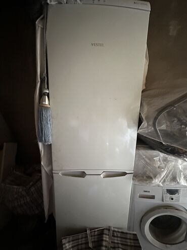 Холодильники: Холодильник Vestel, Б/у, Двухкамерный, No frost, 180 *