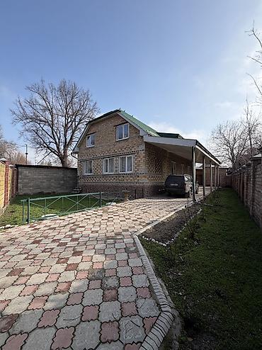 Продажа коттеджей и домов: Срочно продаётся мансардный дом! 📍 Район: Свердловский 🏡 Участок: 9,5 — 1