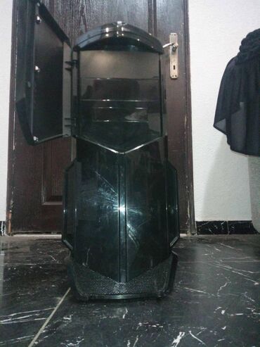 Desktop računari i radne stanice: Gejmer A10 Apy Jaka Gejming Mašina-Cinii mi se da je fabricki GEJMER — 10