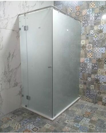 Duş kabinaları, arakəsmələr: Yeni Arakəsmə, Künc üçün, Pulsuz çatdırılma — 6