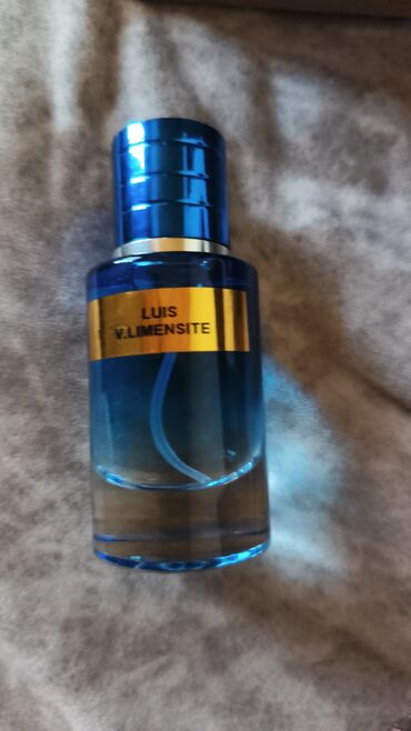 Ətriyyat: Müxtəlif brendlərdən olan ətirlər təklif olunur. Kolleksiyaya Dior — 9