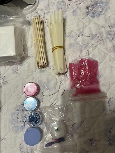 Другое оборудование для салонов красоты: Набор для маникюра В комплекте: - УФ/LED лампа SUN 5. - — 9