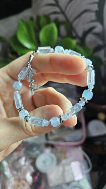 серебряные браслеты с натуральными камнями: Аквамарин и Топаз голубой. Камни качества люкс. Для людей ценящих