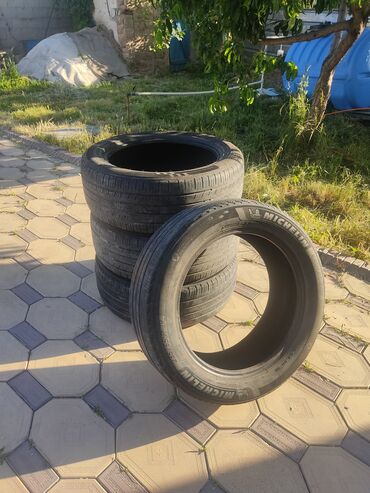 шины на авто: В хорошем состоянии летний комплект колес катался төрөткө 1 сезон за