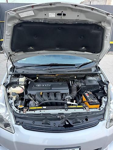 два авто: Toyota WISH: 2003 г., 1.8 л, Автомат, Бензин, Минивэн — 7
