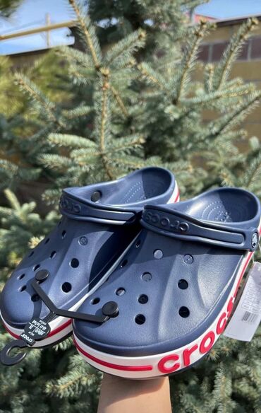 Другие комплектующие: Удобные и стильные Crocs в Бишкеке! Crocs для всей семьи — легкие