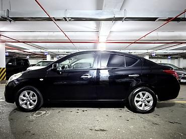 Nissan: Nissan Sunny / Versa sedan - Kuzov: sedan, qara rəng - Yürüş/il — 4