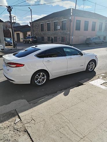 chevrolet volt salon: Ford Fusion Hybrid sedan - Rəng: Ağ - Kuzov: Sedan, 4 qapı - Güc — 7