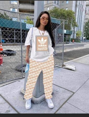 Gornji i donji deo: Veličine S M L XL
Cena 4400 din n — 27