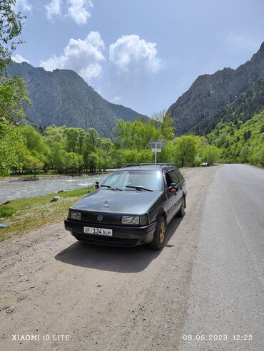 разбор машина: Volkswagen Passat: 1993 г., 2 л, Механика, Бензин, Универсал