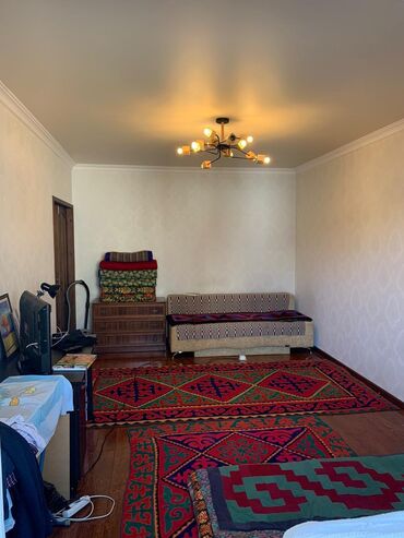 квартира в центре города бишкек: 2 комнаты, 52 м², 106 серия, 2 этаж, Дизайнерский ремонт