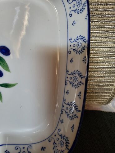 Činije: Posuda nova,vintaz porcelanska sa korpom. Nova posuda univerzalna,sve na lalafo.rs — 7 Činije: Posuda nova,vintaz porcelanska sa korpom. Nova posuda univerzalna,sve — 7