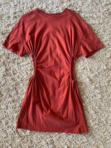 Bershkadan alinib l-xl razmere olur hetda 2xl de olar 5azn