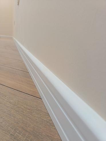 Плинтусы: Ağ rəngli döşəmə plintusu - Material: MDF/PP əsaslı dekorativ plintus — 1