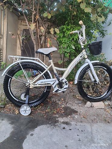 24 lik velosiped: İşlənmiş Dörd təkərli Uşaq velosipedi 18", sürətlərin sayı: 1, Ünvandan götürmə — 1