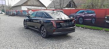 Другие детали салона: Автомобиль — кроссовер полноразмерных сидений. - Отделка — 7