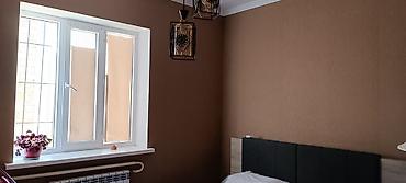 Продажа коттеджей и домов: Продаётся жилой дом с участком 4 соток. Находится в Ак Ордо 3, близко — 8