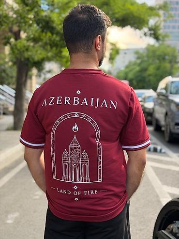 футболка: Bordo rəngli qısaqol kişi futbolkası – “Azerbaijan • Land of Fire” — 2