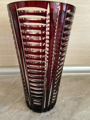 ваза стеклянная прозрачная высокая без узора: Qədimi güldan