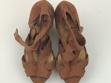 bluzki damskie chabrowa: Sandals for women, 38, Bershka, condition - Good