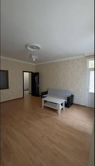 Mənzillər: Bünyadzadə küçəsində 61 kv.m kirayə mənzil verilir. Mənzil ailələrə və — 1