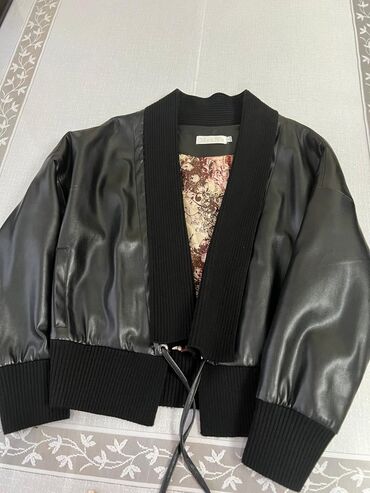 bir qadin 370: Женская куртка S (EU 36), цвет - Черный