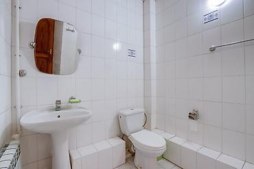 Долгосрочная аренда домов: 500 м², 7 комнат, Евроремонт, Кондиционер, Бронированные двери at lalafo.kg — 10 Долгосрочная аренда домов: 500 м², 7 комнат, Евроремонт, Кондиционер, Бронированные двери — 10