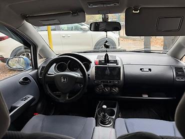 Honda Jazz: 2005 г., 1.4 л, Механика, Бензин, Хэтчбэк