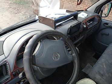 посадка авто: Mercedes-Benz Спринтер: 2004 г., 2.2 л, Механика, Дизель, Фургон — 5
