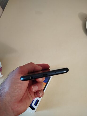 2 el telefon samsung: Samsung A10, 32 GB, rəng - Göy, Sensor, İki sim kartlı, Face ID