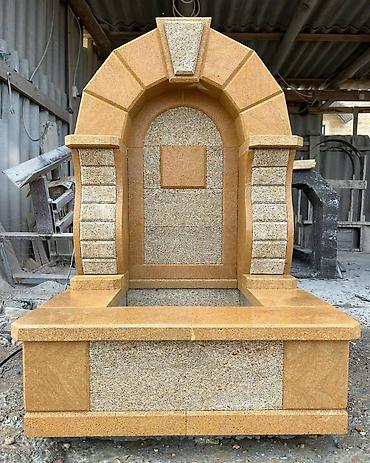 dekor sar: Qumtaşı və qranitdən hazırlanmış məzar abidəsi - Material: sarı tonlu — 1