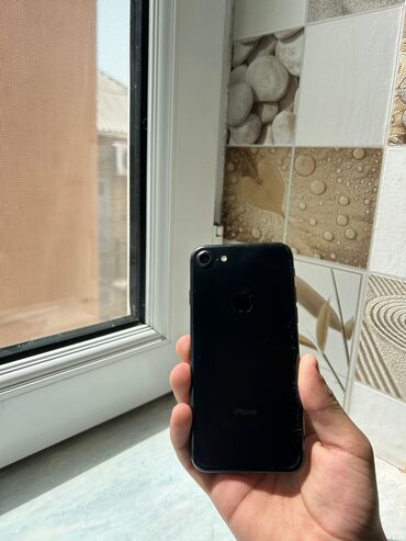 Apple iPhone: IPhone 7, 32 GB, Qara, Zəmanət, Barmaq izi, Simsiz şarj