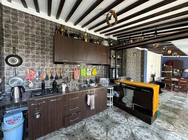 Həyət evləri və villaların satışı: Satılır: geniş həyətli fərdi yaşayış evi (tam mebellə) - 2 mərtəbəli — 28