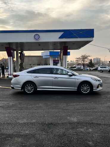 Hyundai: Hyundai Sonata: 2021 г., 2 л, Автомат, Газ, Седан — 2