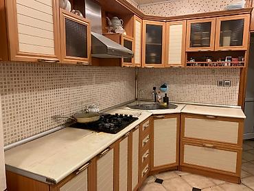 Стулья: Mətbəx mebeli 200₼ Qaz və moyka verilir.Ölçü dəqiq deyil.Ünvan — 1